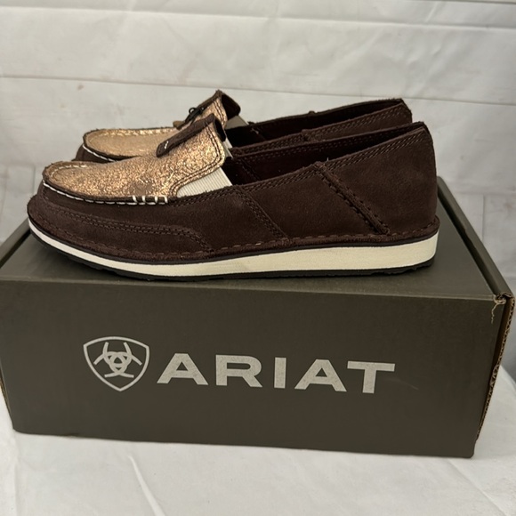 Ariat 6.5B Cruiser Loafers in Azteca Suede Metallic Copper Floral Slip-On Shoe - Picture 3 of 9